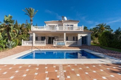 Mediterranean style villa only 250 metres from the beach, Marbesa